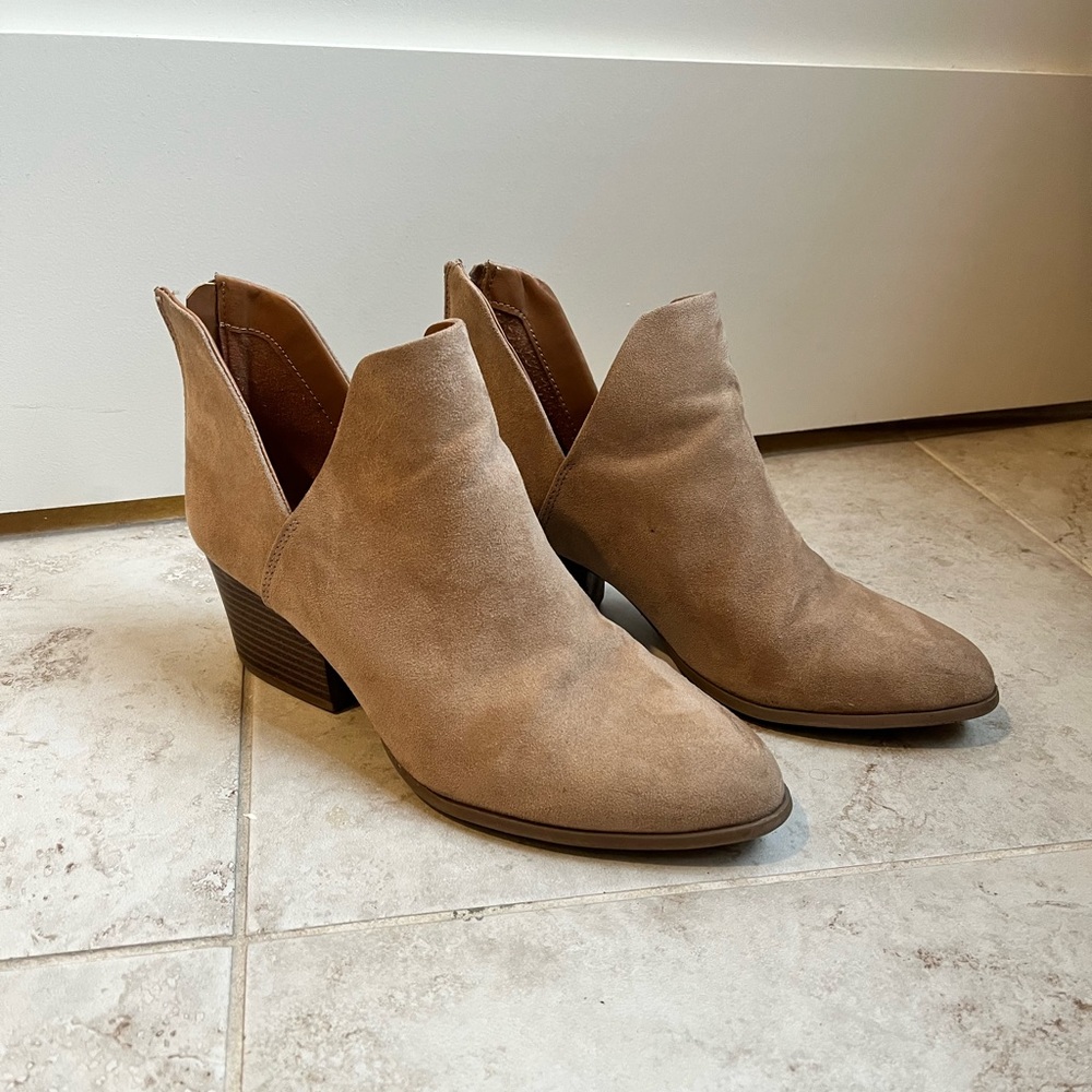 Taupe boots